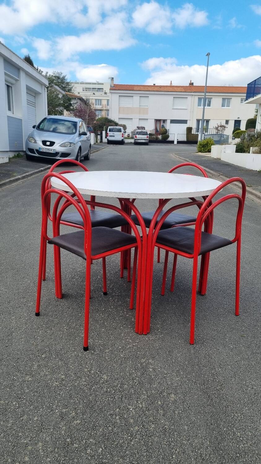 Vintage table and 6 chairs set