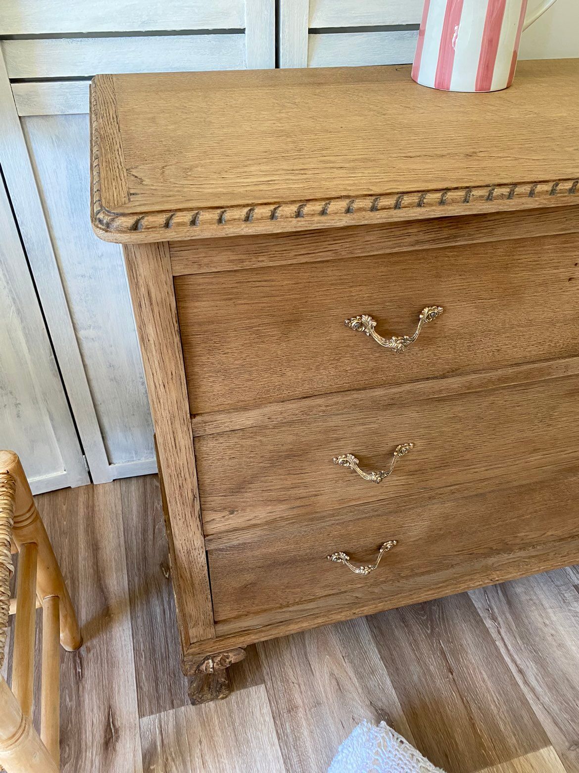 Commode pieds griffe