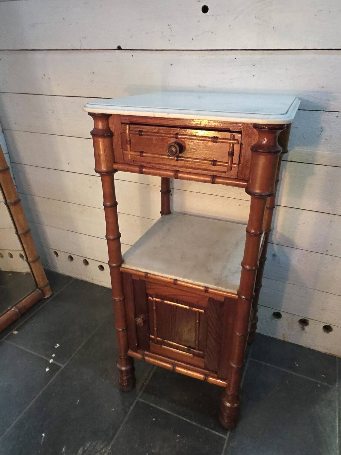 Table de chevet bois bambou du XIXème