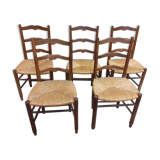Lot of mulched chairs
