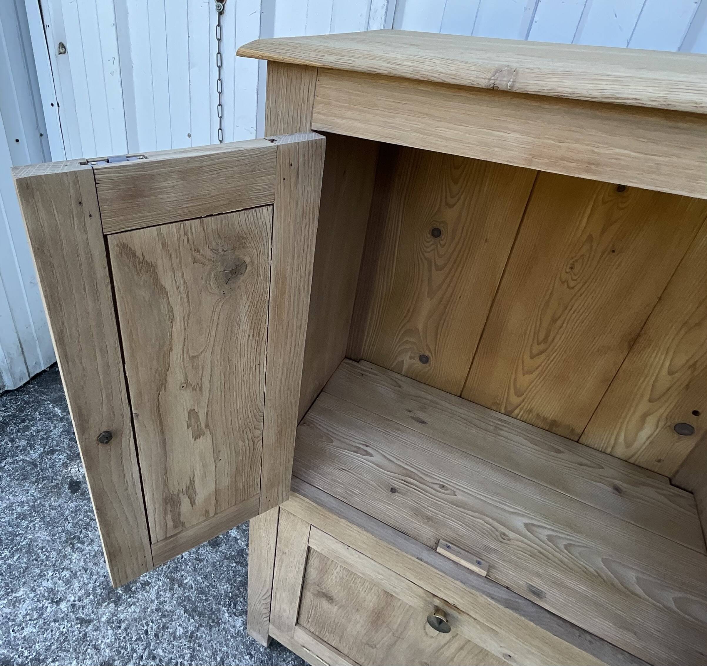 Solid oak storage unit – Contemporary country style