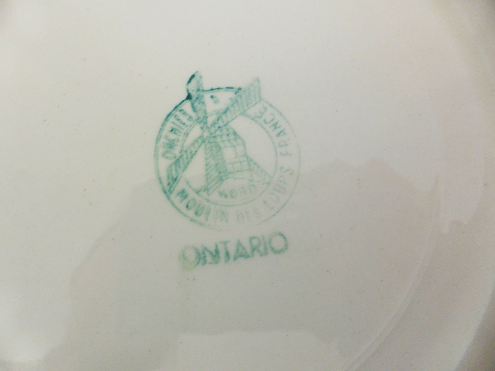 4 dessert plates from Moulin des Loups Orchies Ontario