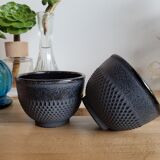 Steel-coloured cast iron cups