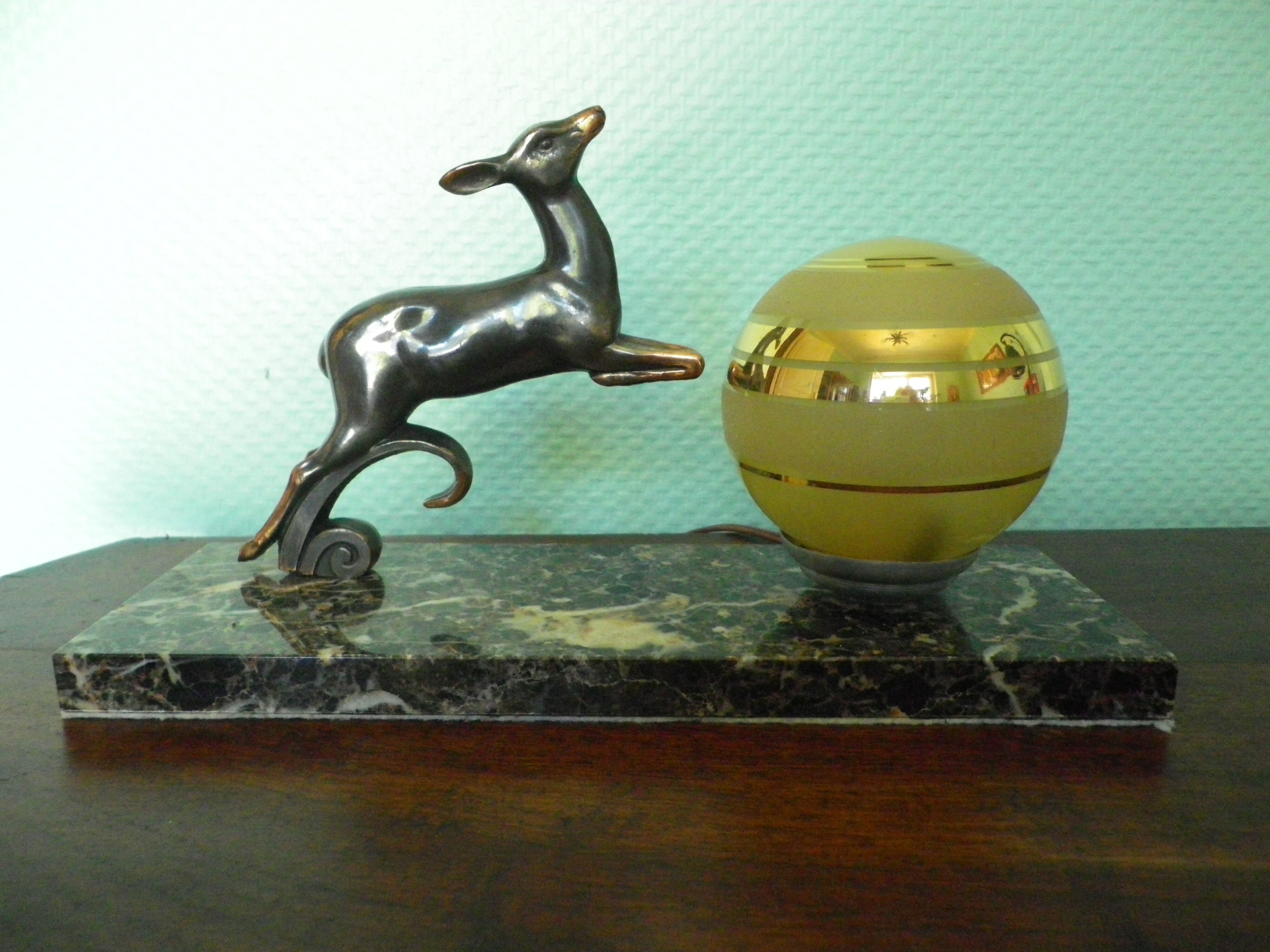 Art deco table lamp, marble, opaque glass and granite, animal in bronze patinated regulator