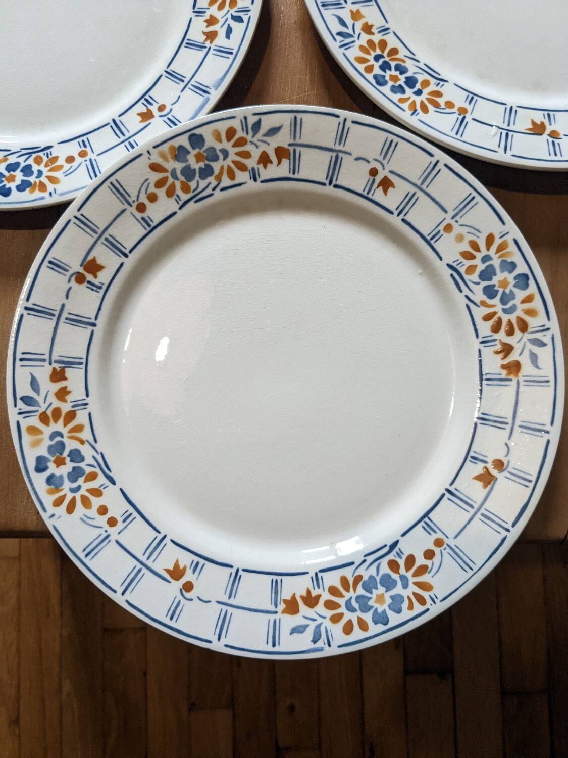 8 assiettes plates Badonviller Chaville