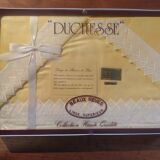 Old yellow and white lace bedding set from the Duchesse brand, 100% cotton