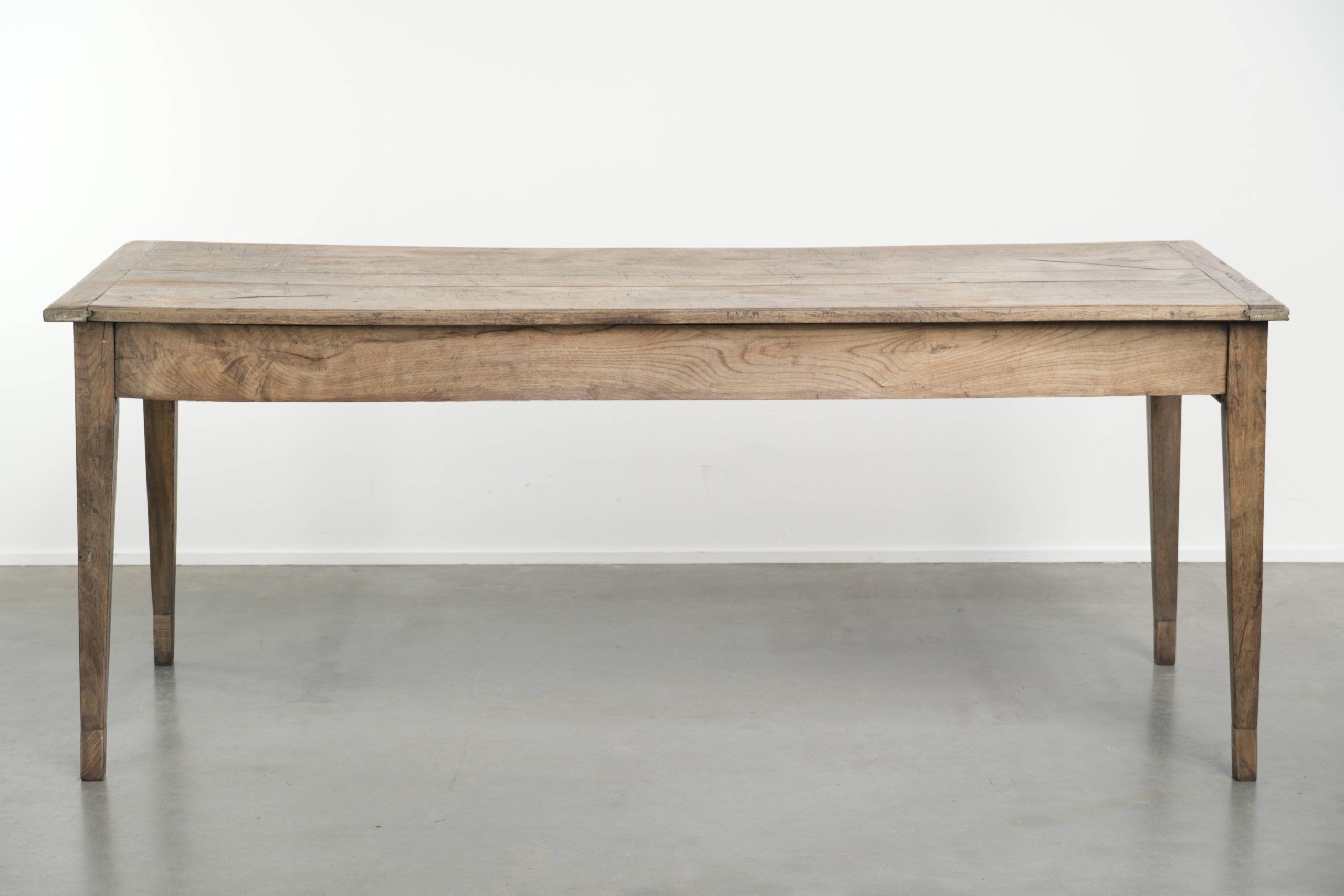 Antique French oak dining table for 6 to 8 people with a baguette drawer