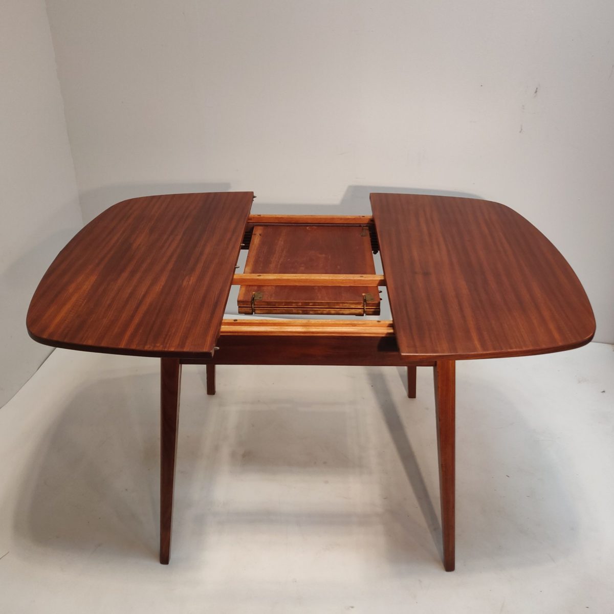 Table extensible en teck