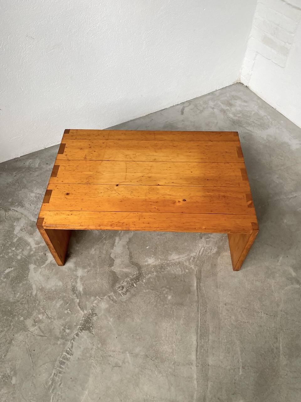Maison Regain pine coffee table