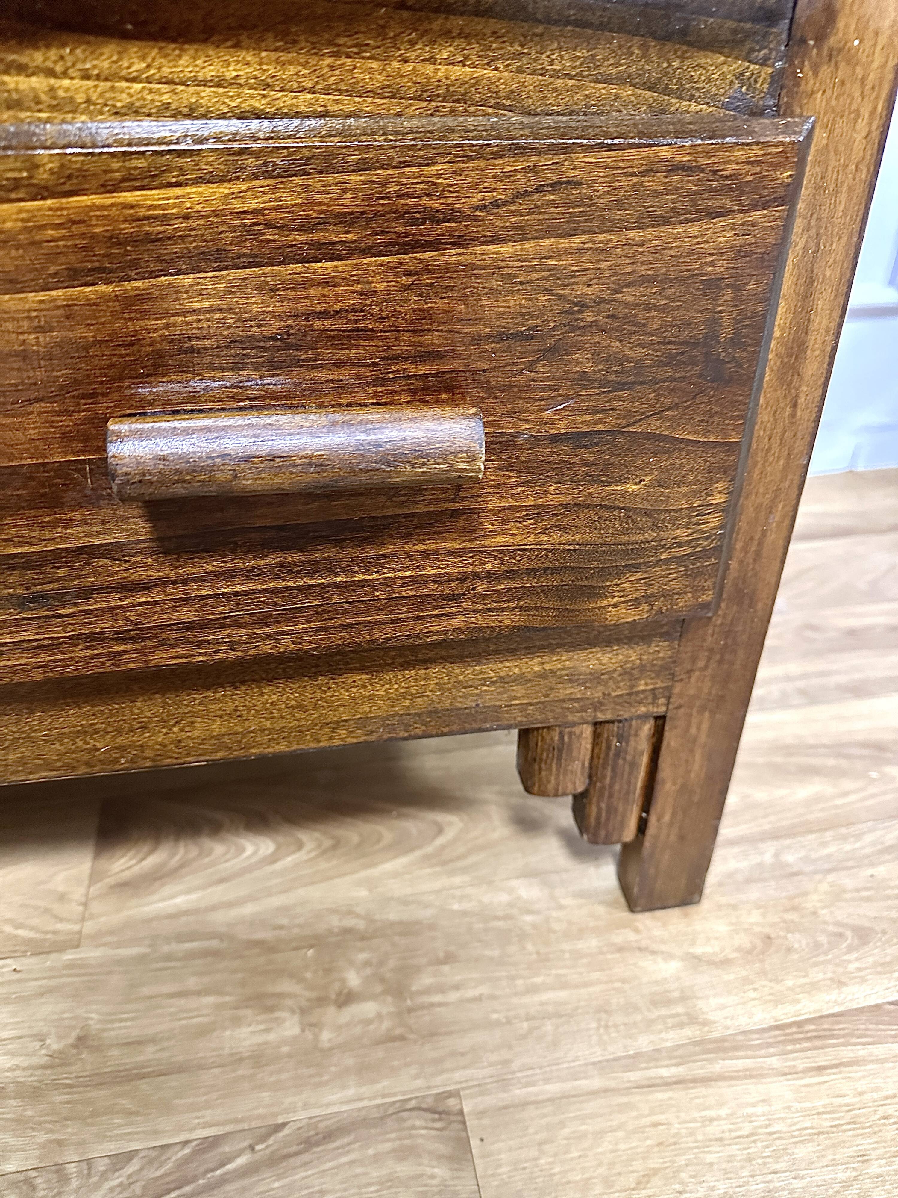 Commode vintage