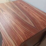 Table de chevet replaquée en palissandre