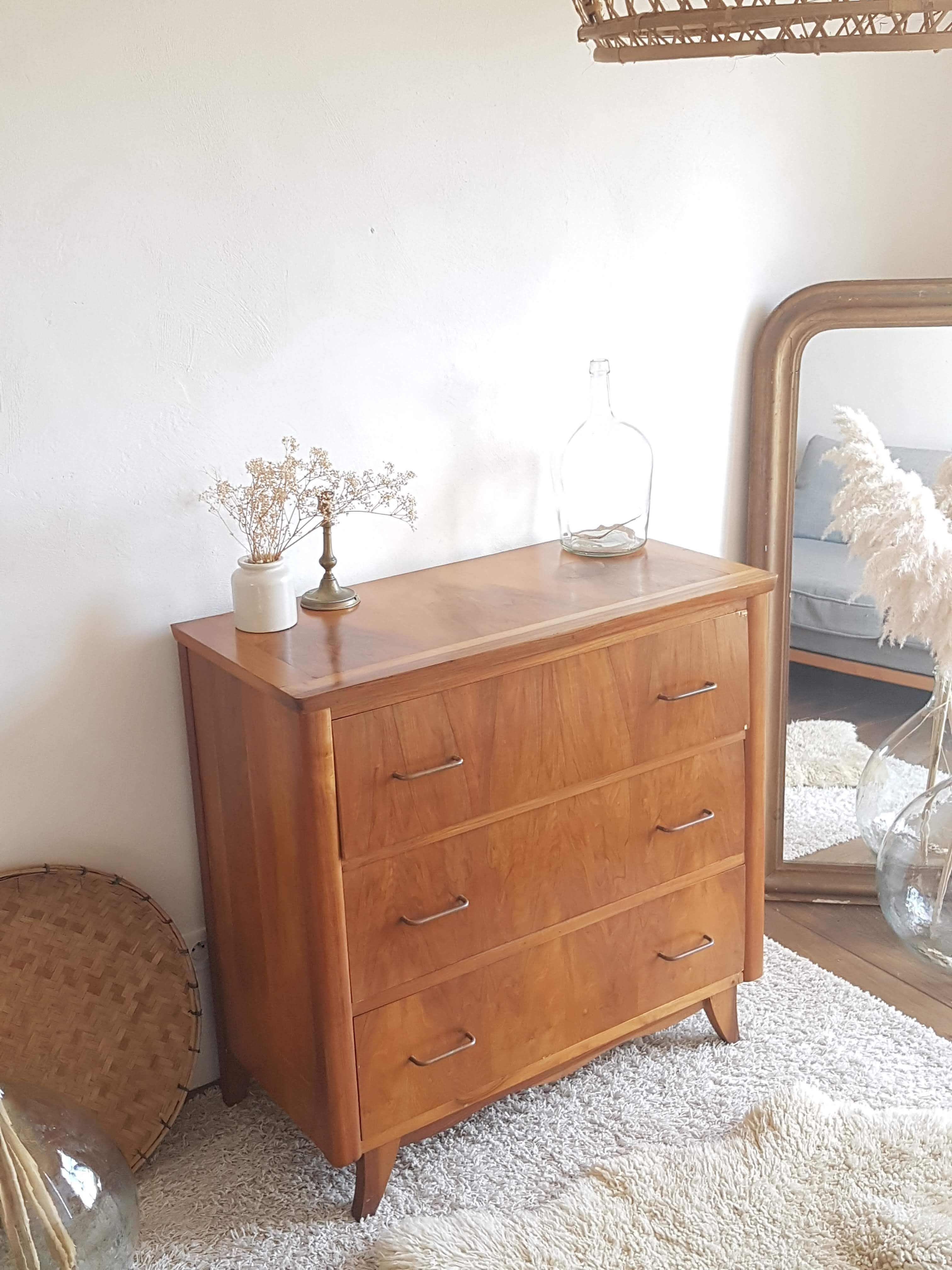 Dresser circa 60s - compass feet