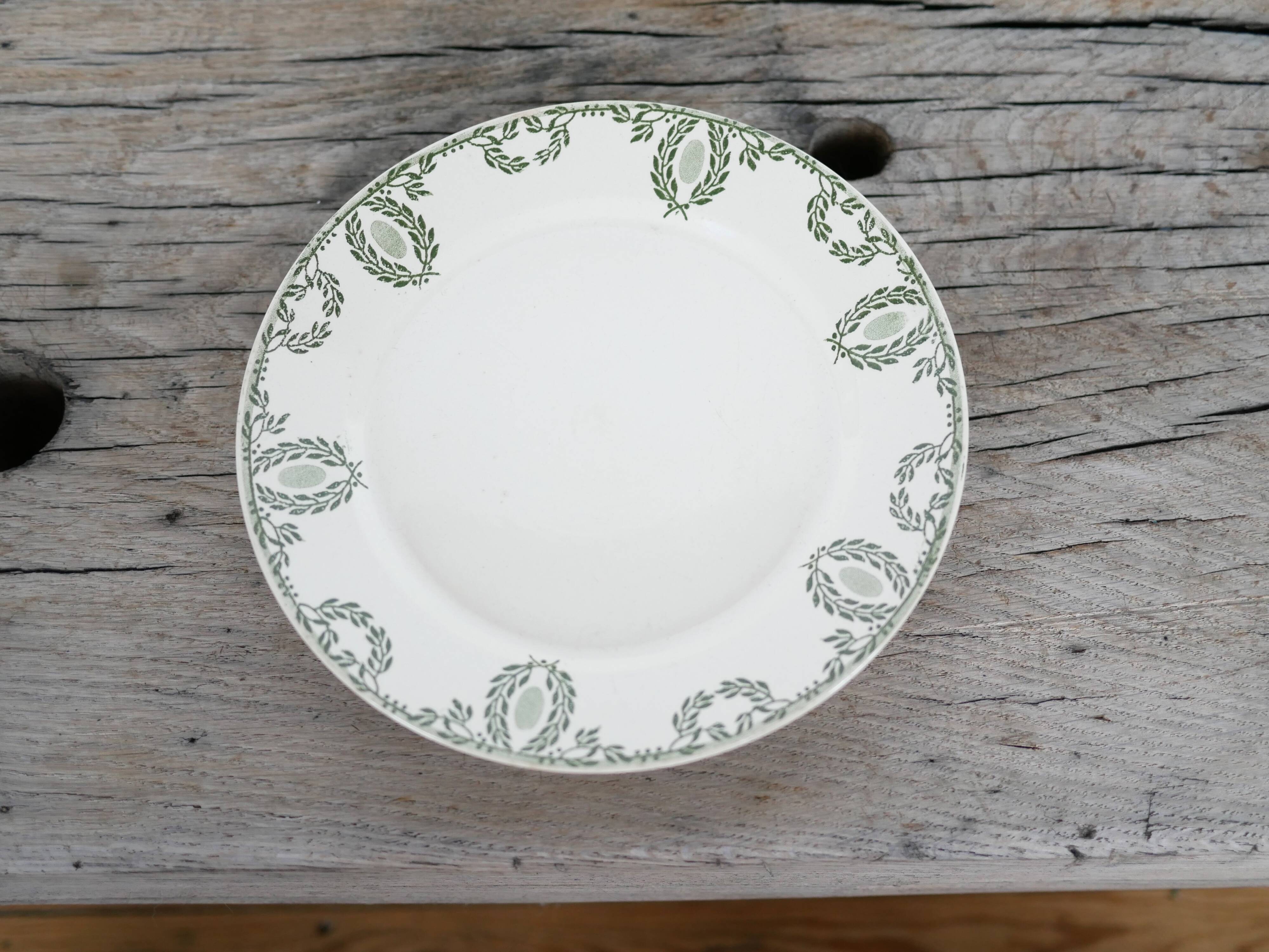 Cake dish on foot, old compotier by the Sarreguemines factory, France