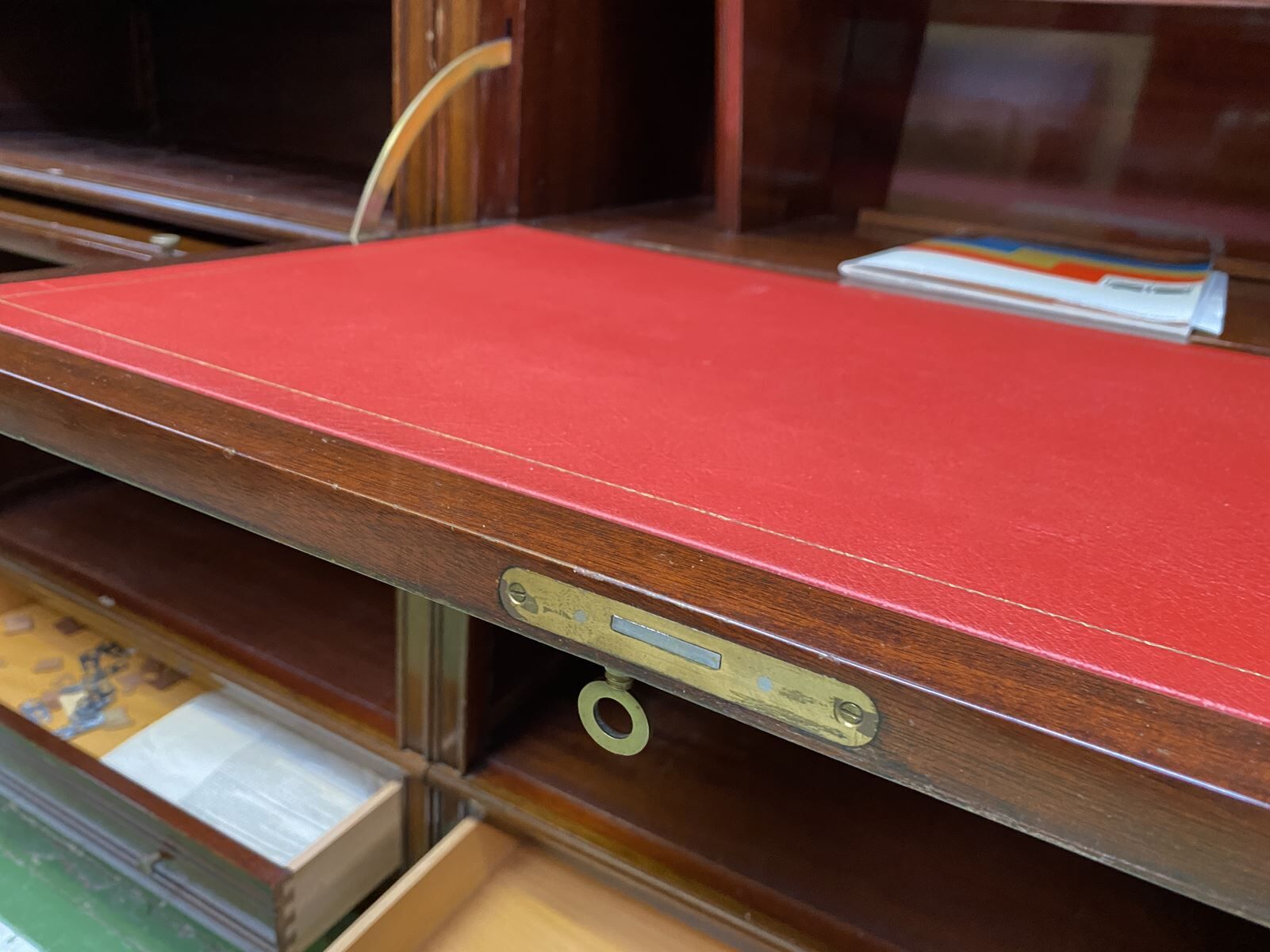MD bookcase in mahogany 1970