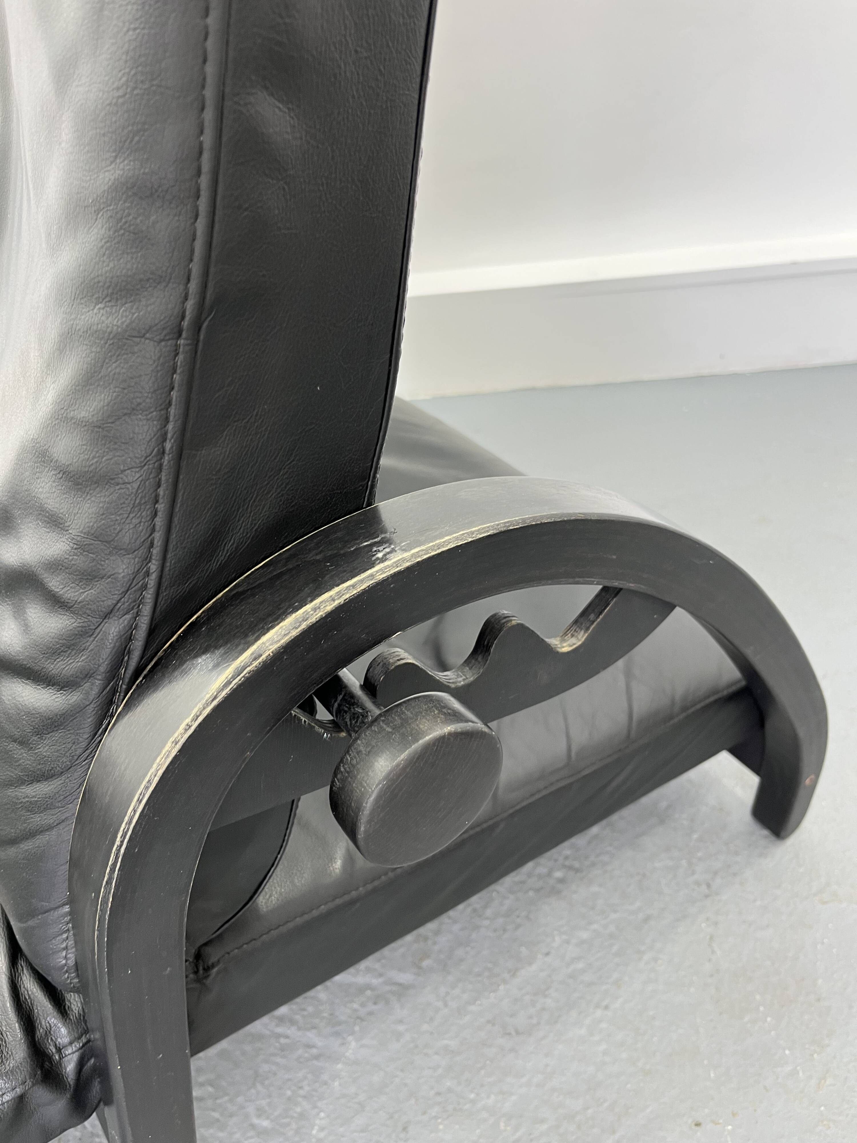 Sinus lying leather black chair from westnofa, 1970s