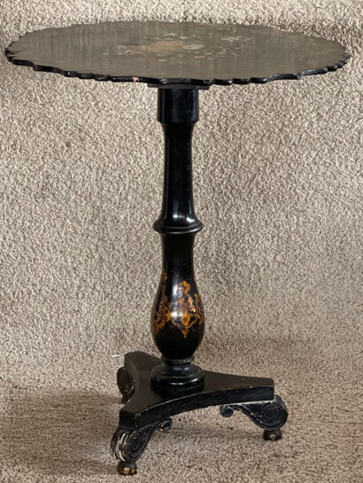 Napoleon III pedestal table