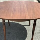 Round table with extensions