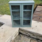 Small showcase