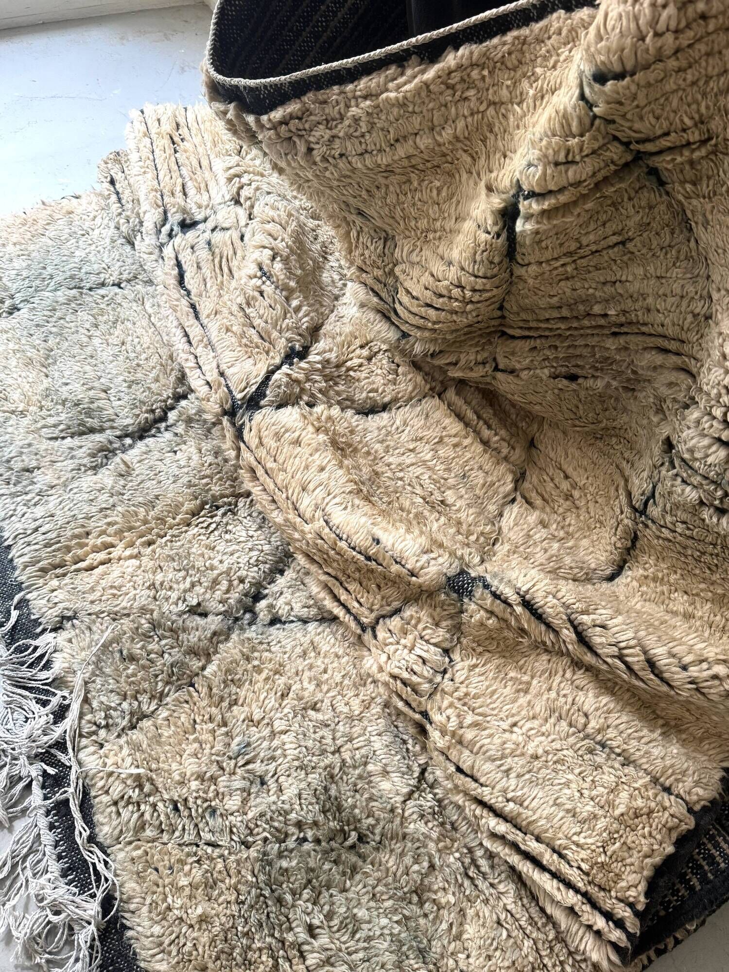 Carpet, light blue beige 2.40m x 1.40m