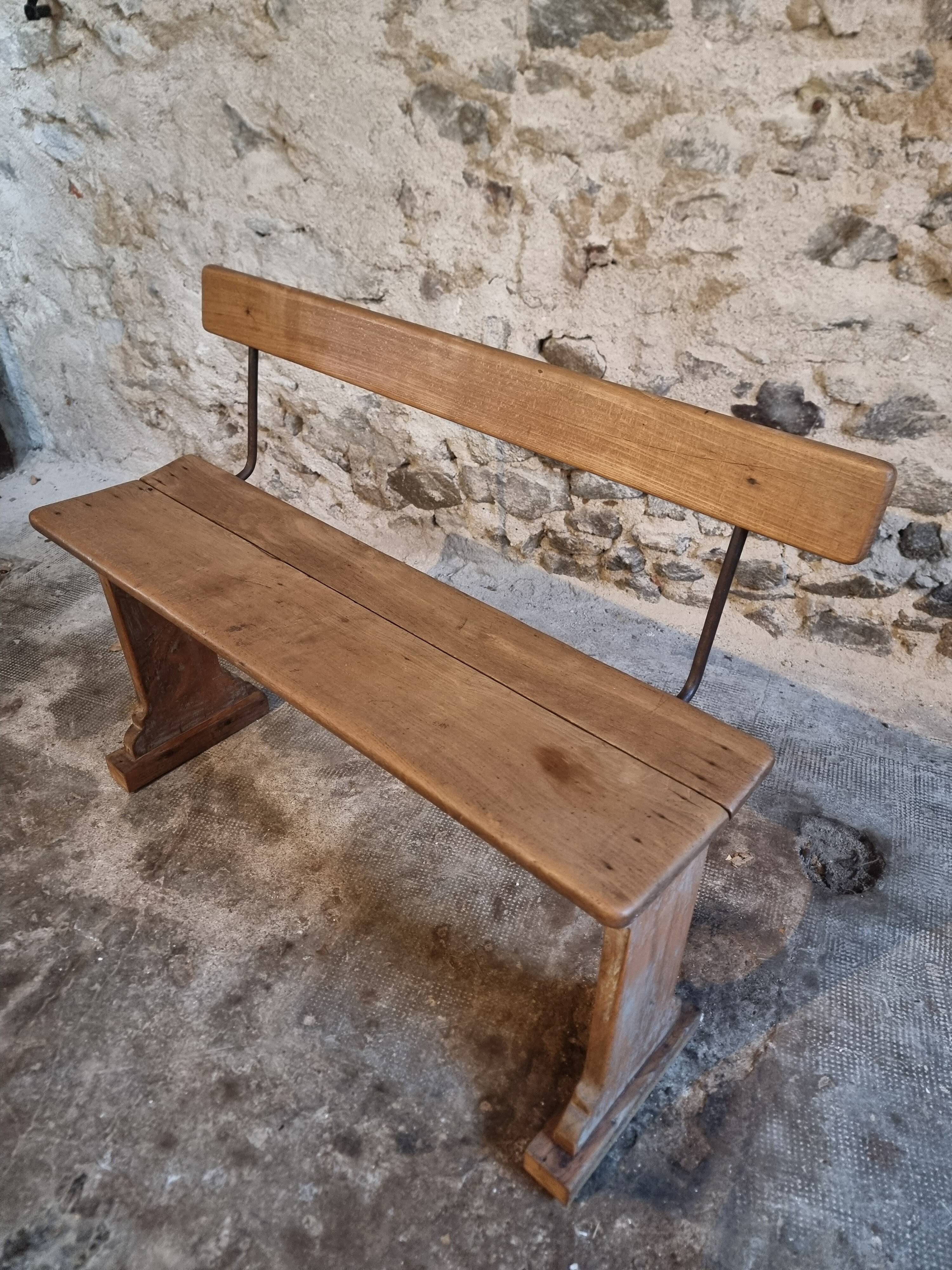 Banc en bois français vintage des années 1920 – Banc en hêtre massif avec dossier