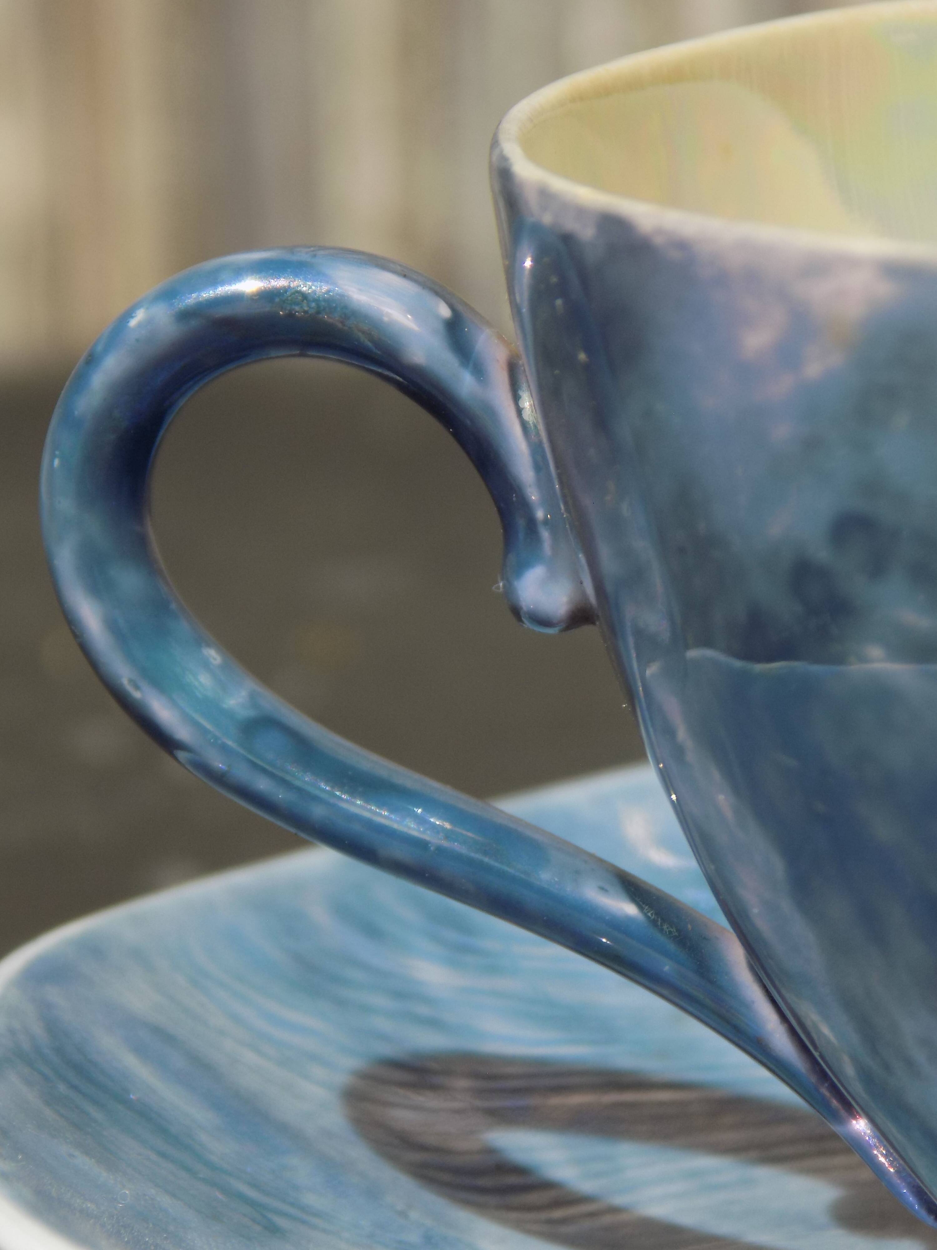 Tasse et soucoupe bleues