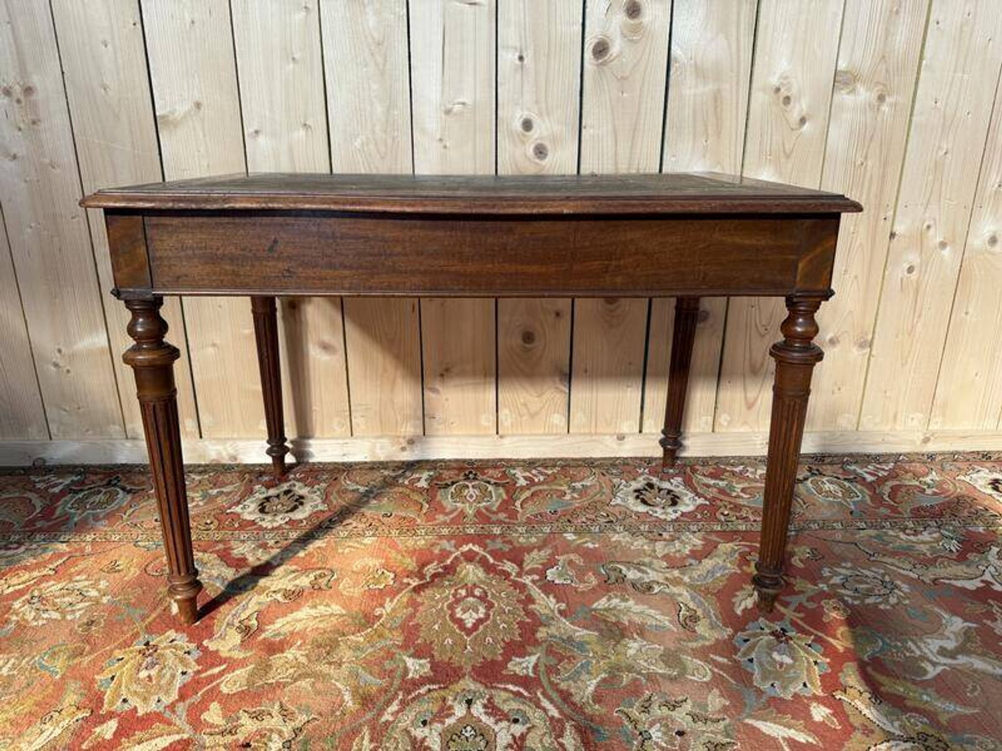 Bureau époque Napoléon III en noyer à restaurer