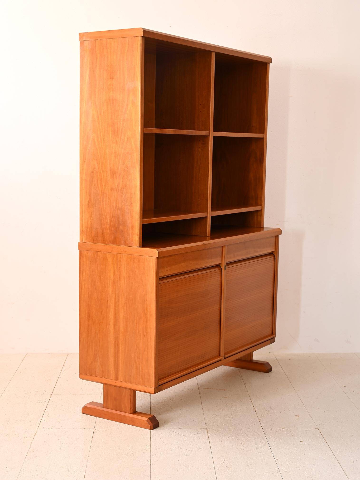 Meuble bibliothèque scandinave