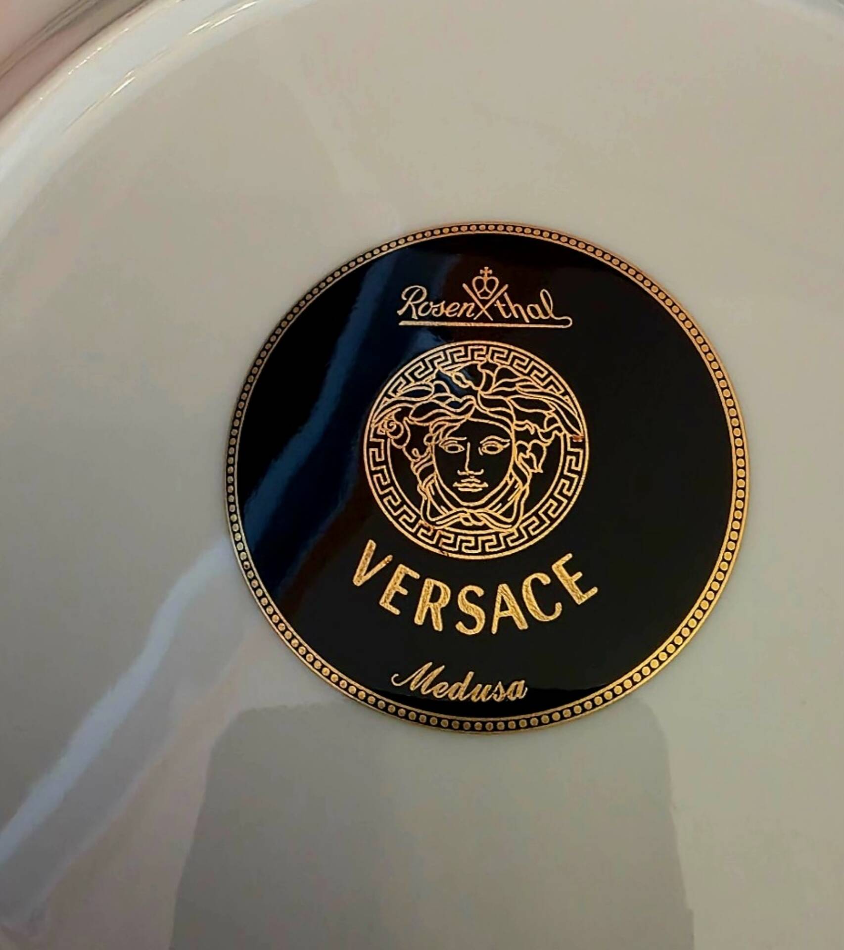 Suite de 8 assiettes "Medusa Red" – Rosenthal meets Versace​