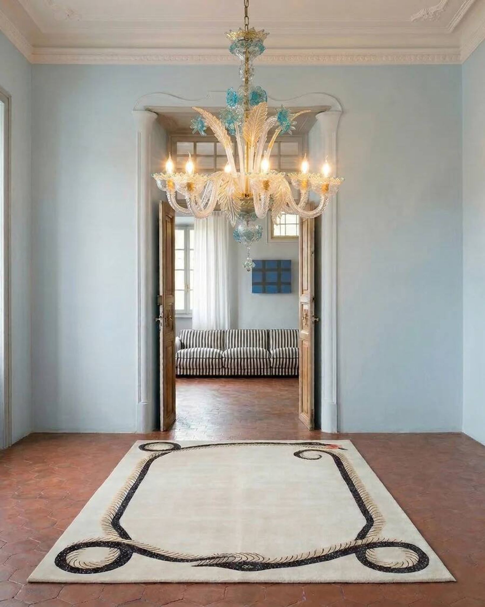Venetian chandelier in Murano glass with 6 lights, white and blue.