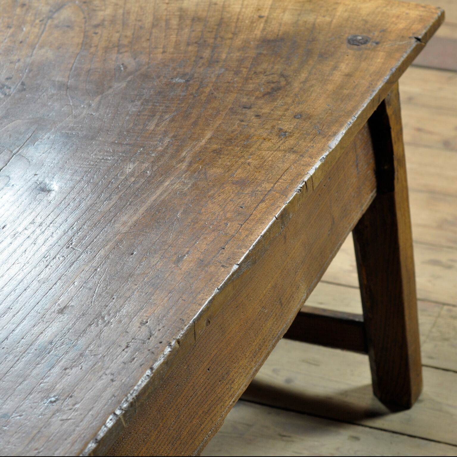 Oak coffee table, circa 1820