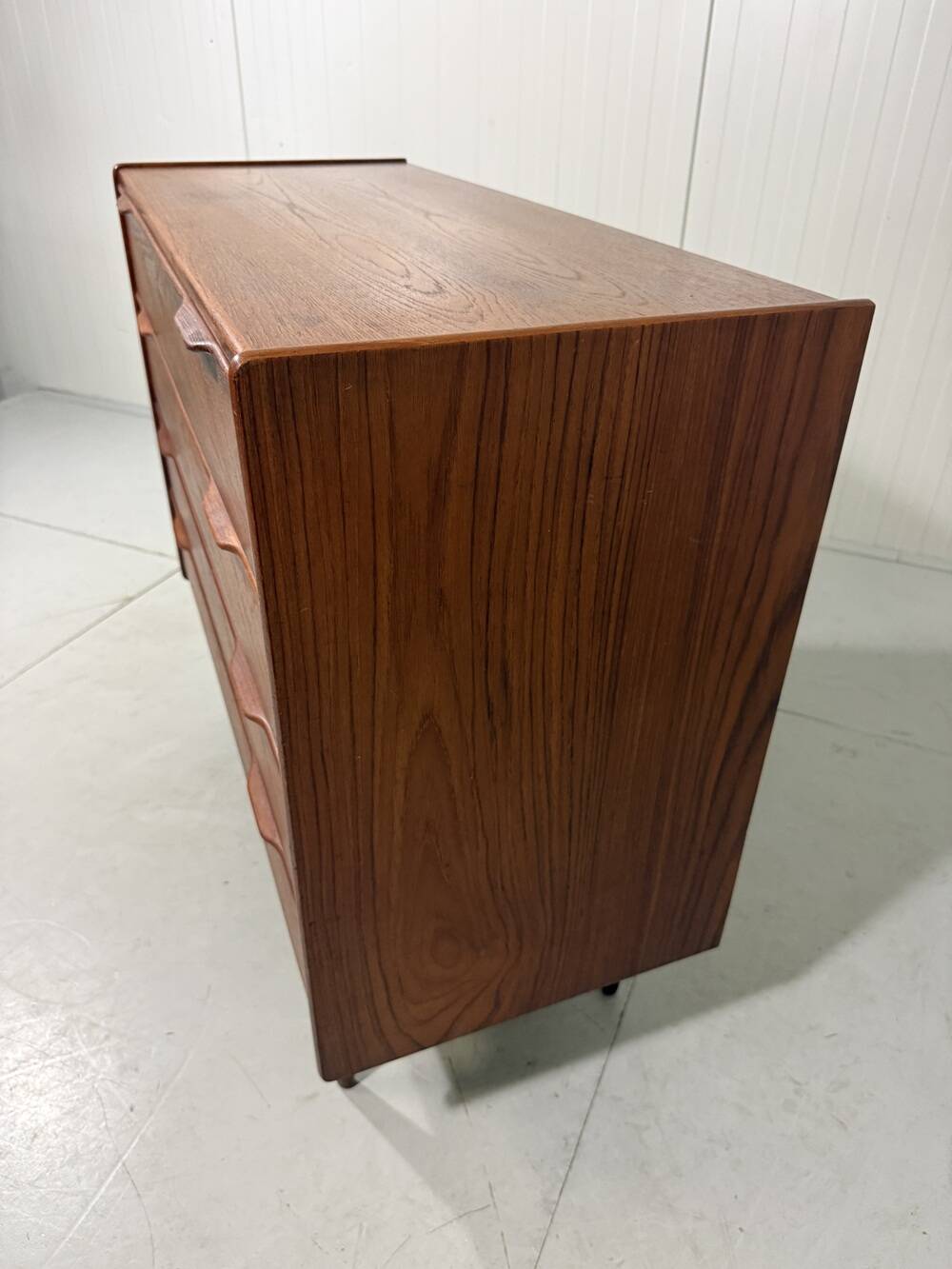 Commode en teck par Henning Jørgensen pour Fredericia Danemark