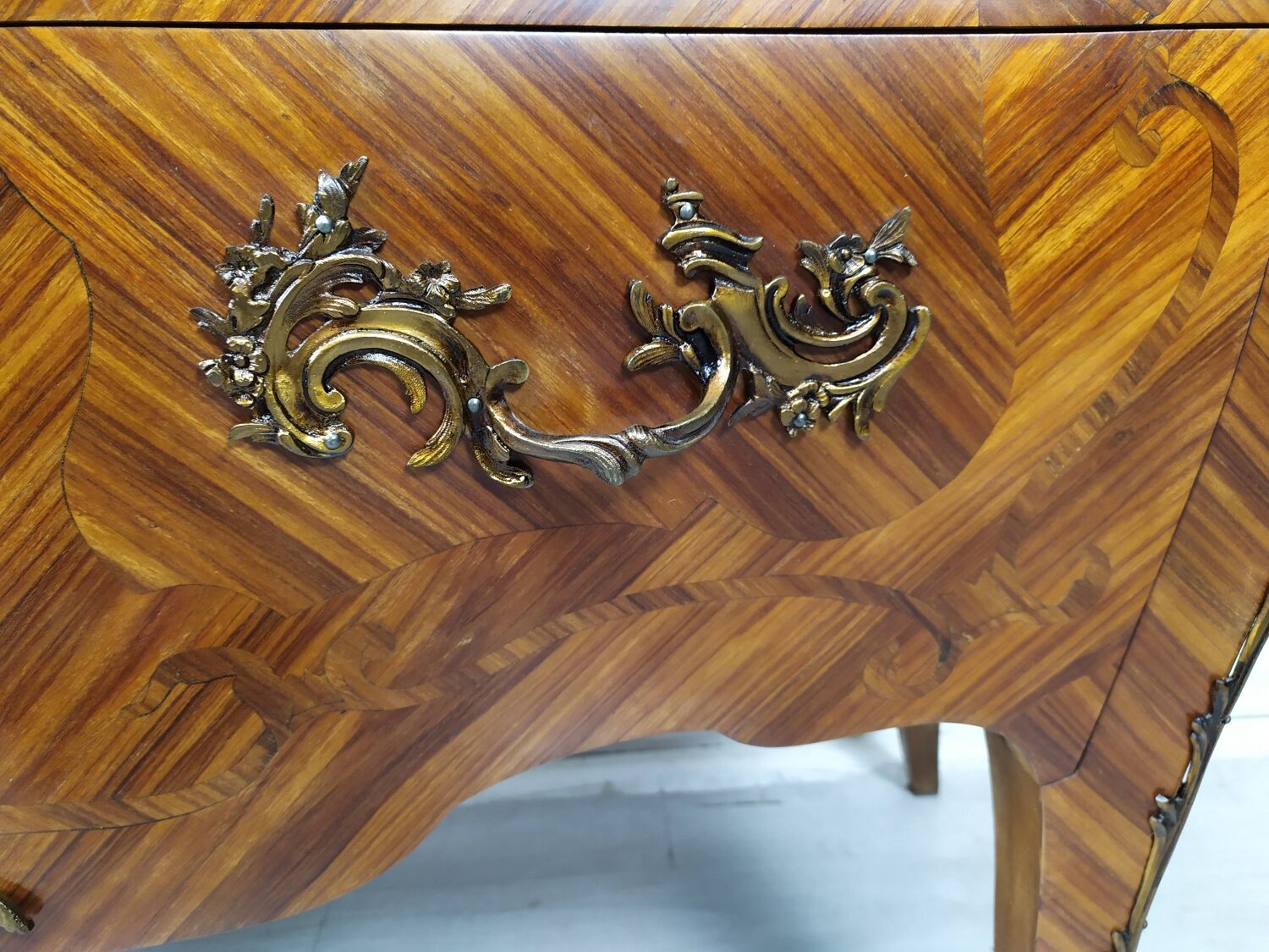 Commode Louis XV galbé