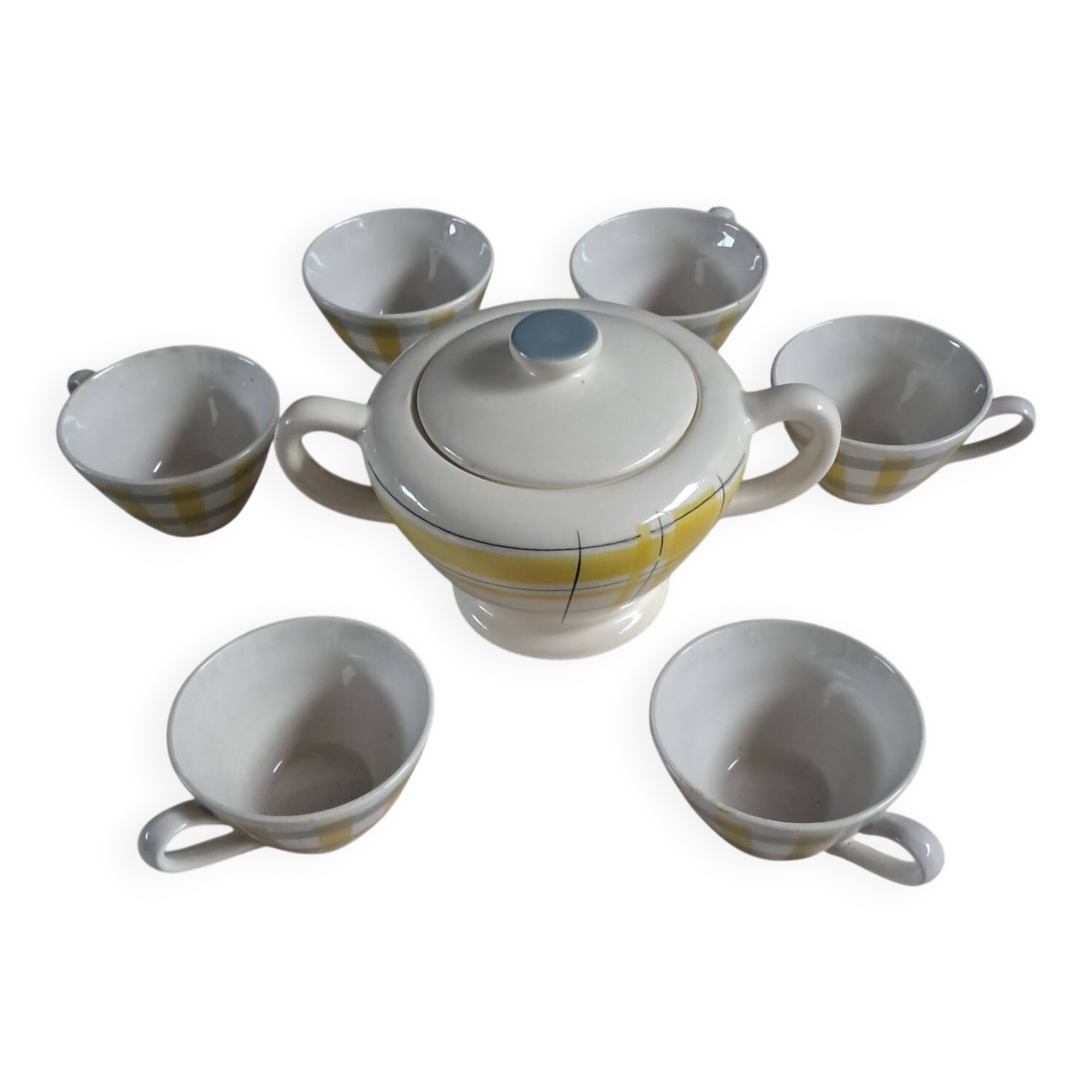 Cups and sugar bowl