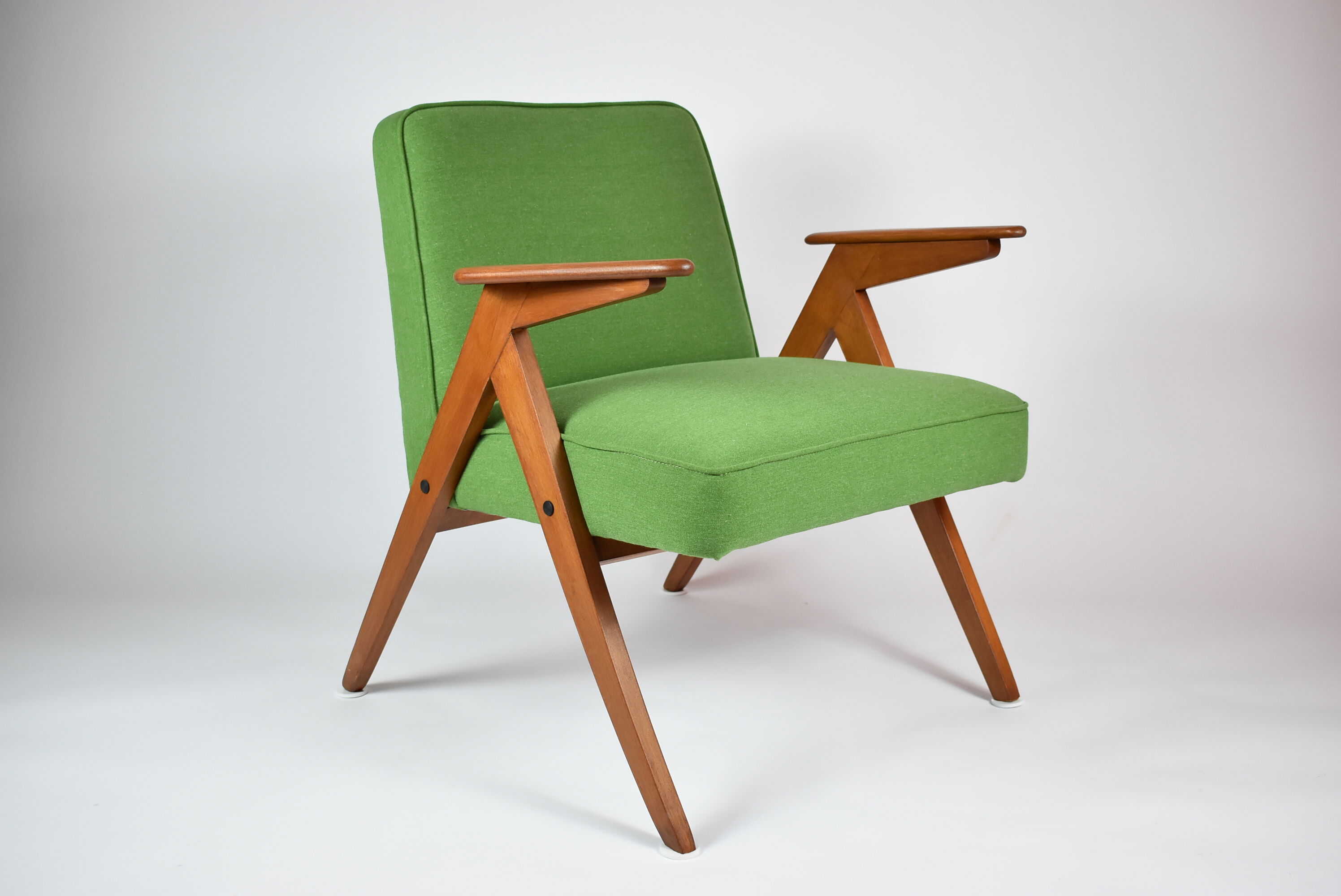 Fauteuil bunny, restauré, tissu vert, années 1960
