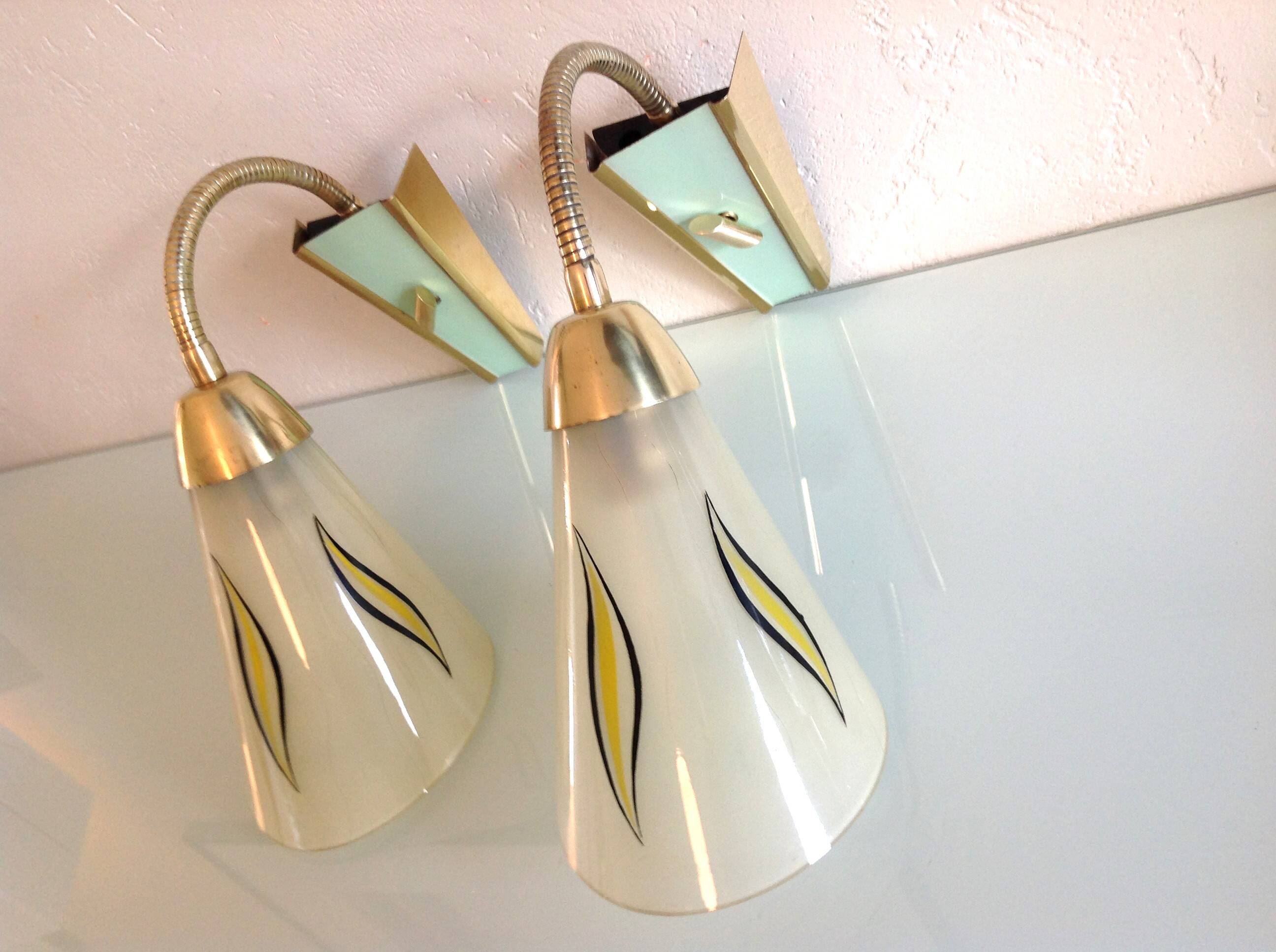 Paire d'appliques  en laiton et verre cornet / vintage années 50-60