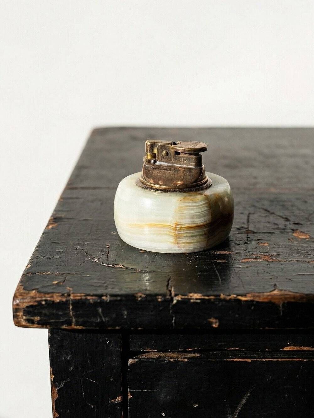 Small vintage copper and onyx table lighter, gold-plated metal and copper, 1960s-1970s