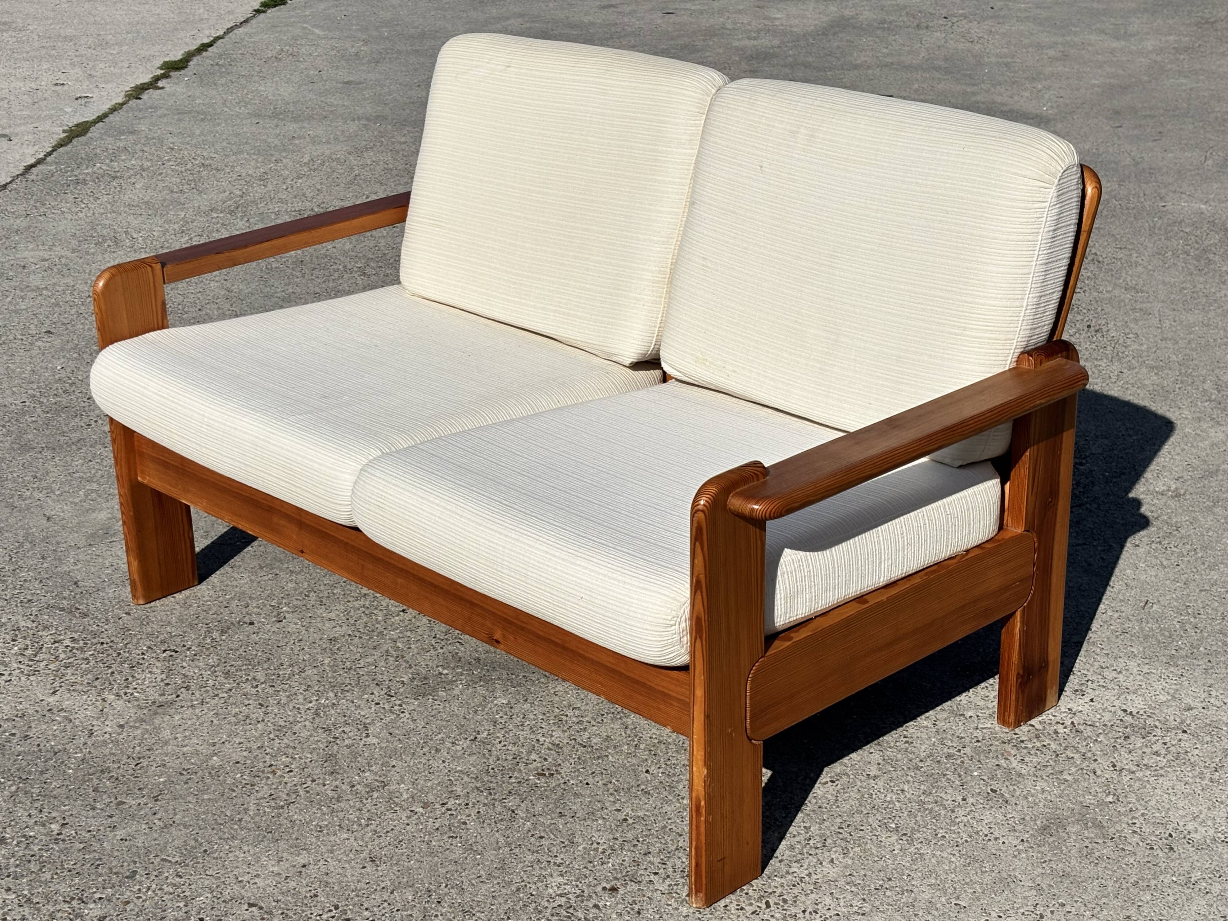 Canapé vintage deux places en pin des années 70 au design minimaliste