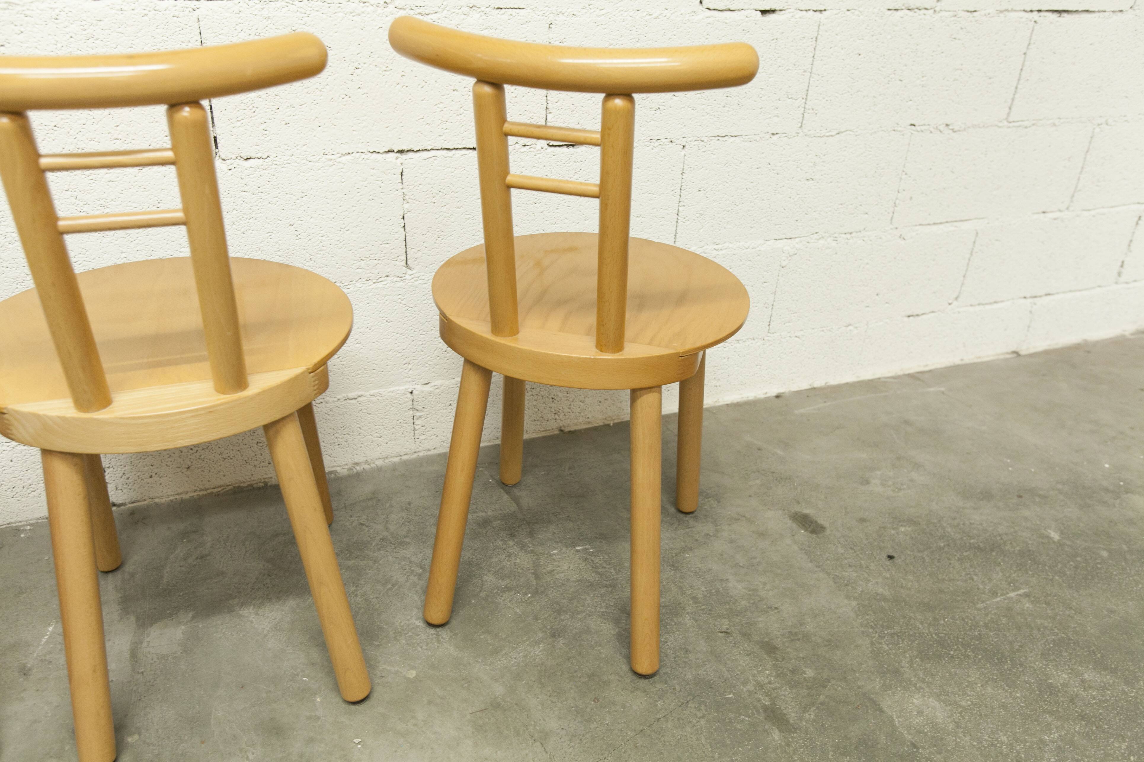 Set of 3 minimalist chairs in light wood, 1980s Italy