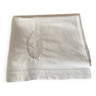 Embroidered cotton/linen sheet