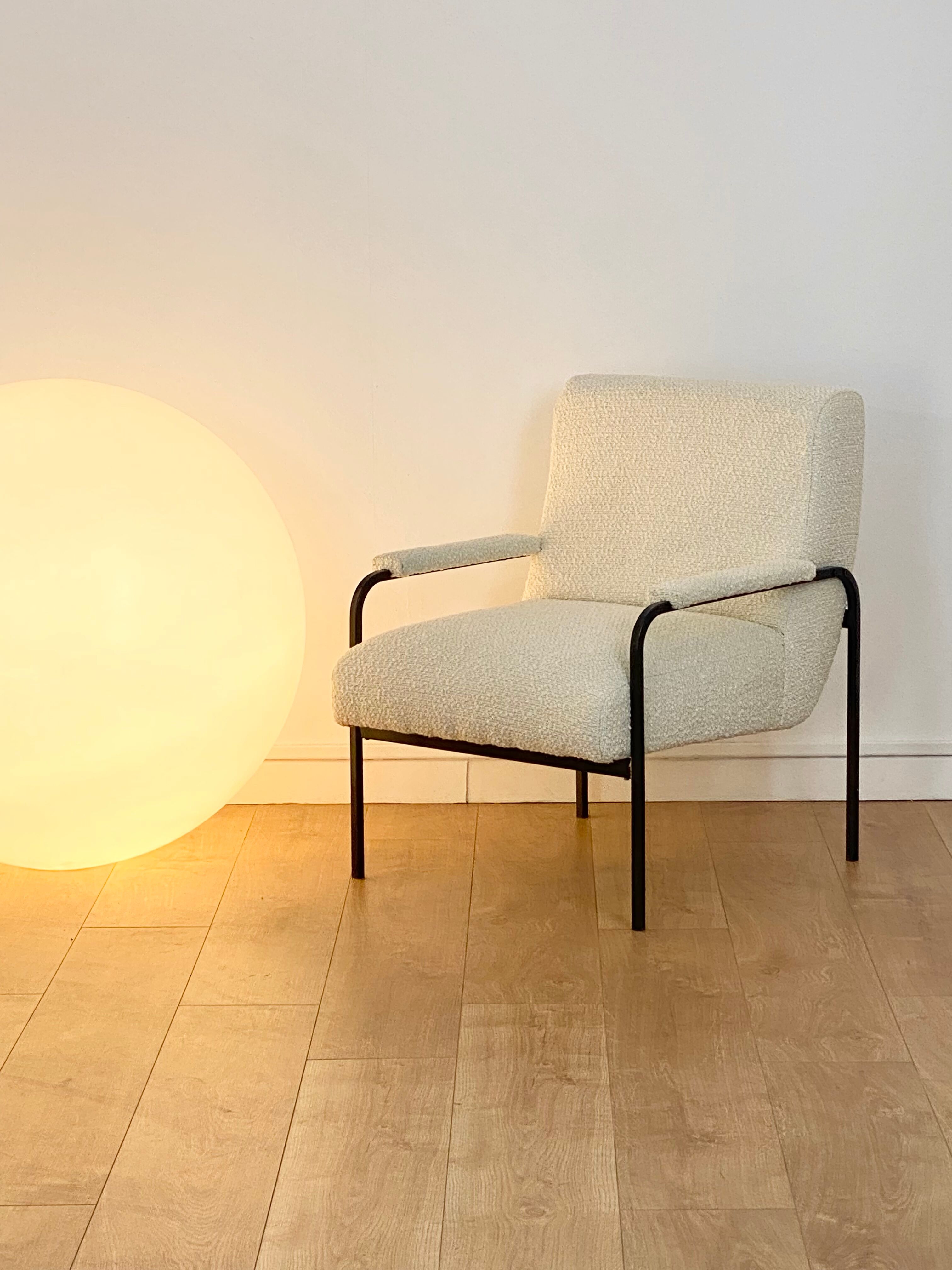 Armchair Pierre Guariche model Memphis vintage