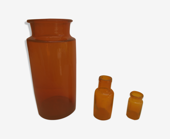Lot de 3 flacons anciens en verre ambré