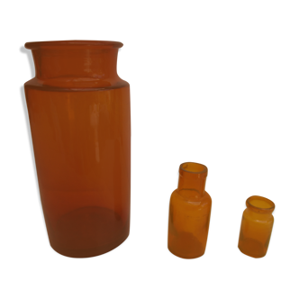 Lot  de 3 flacons anciens en verre ambré