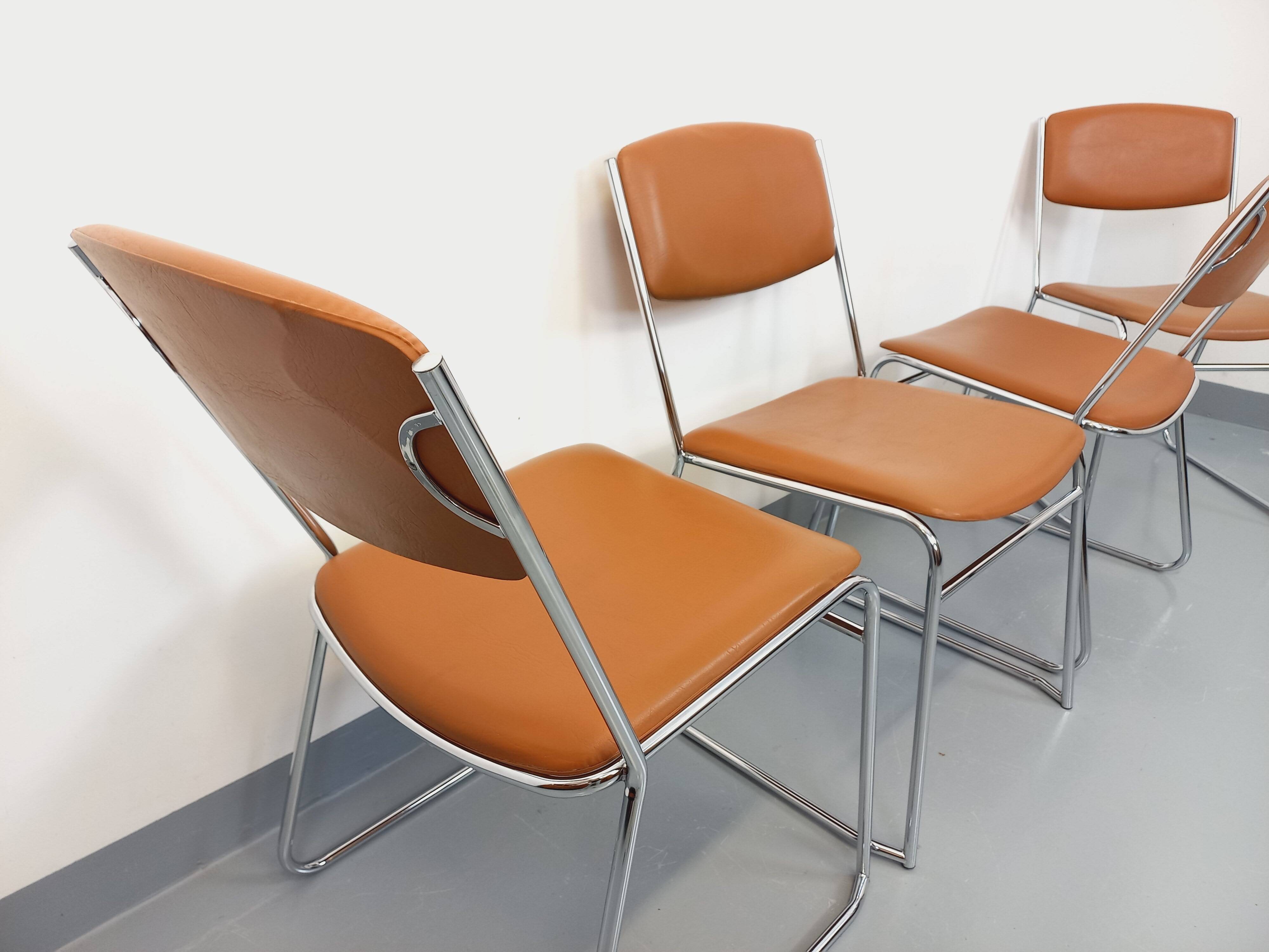 4 vintage sleigh chairs from the 70s, in designer chrome metal
