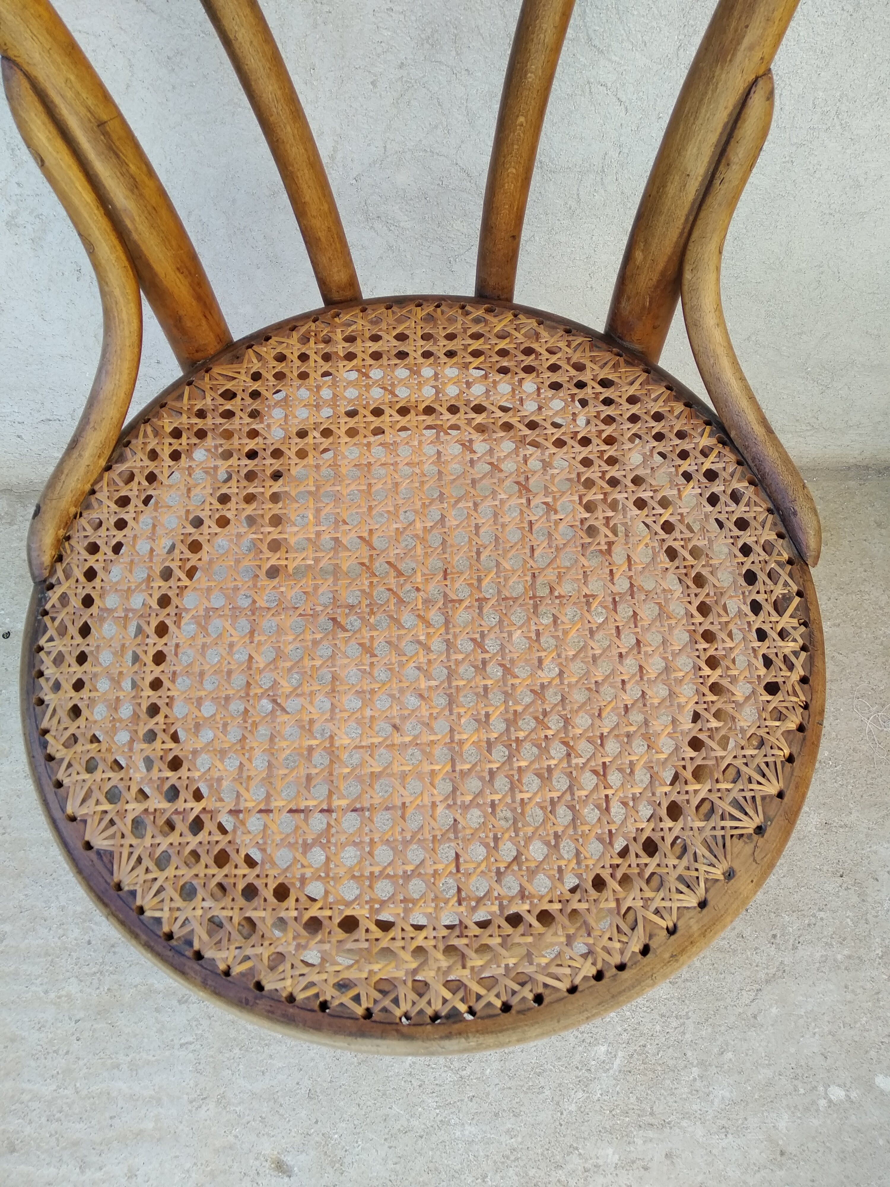 Chaise  bistrot Thonet n°18  fin XIX bois courbé assise cannée