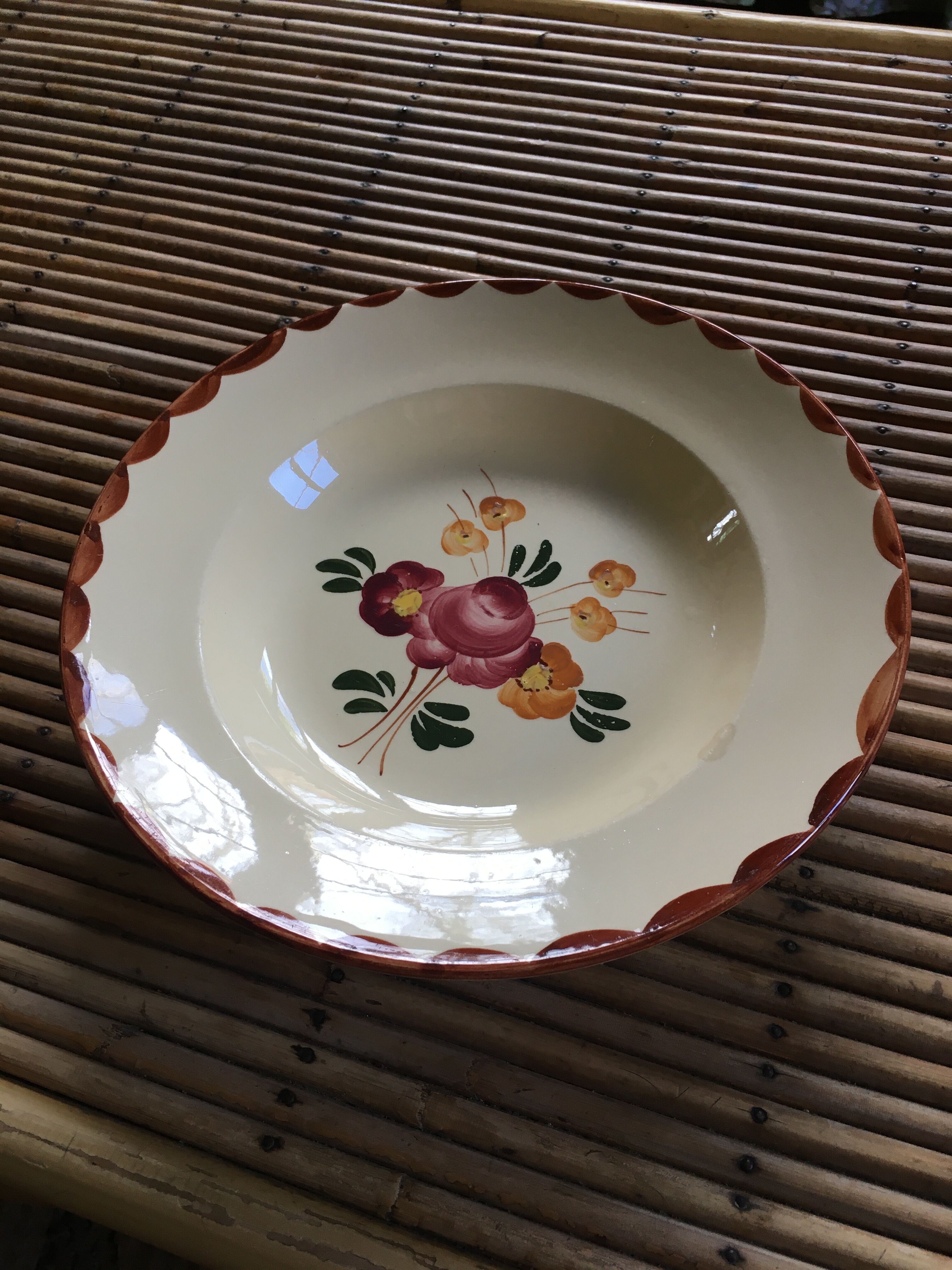 Series of 8 soup plates