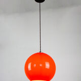 Suspension en verre rouge du milieu du siècle