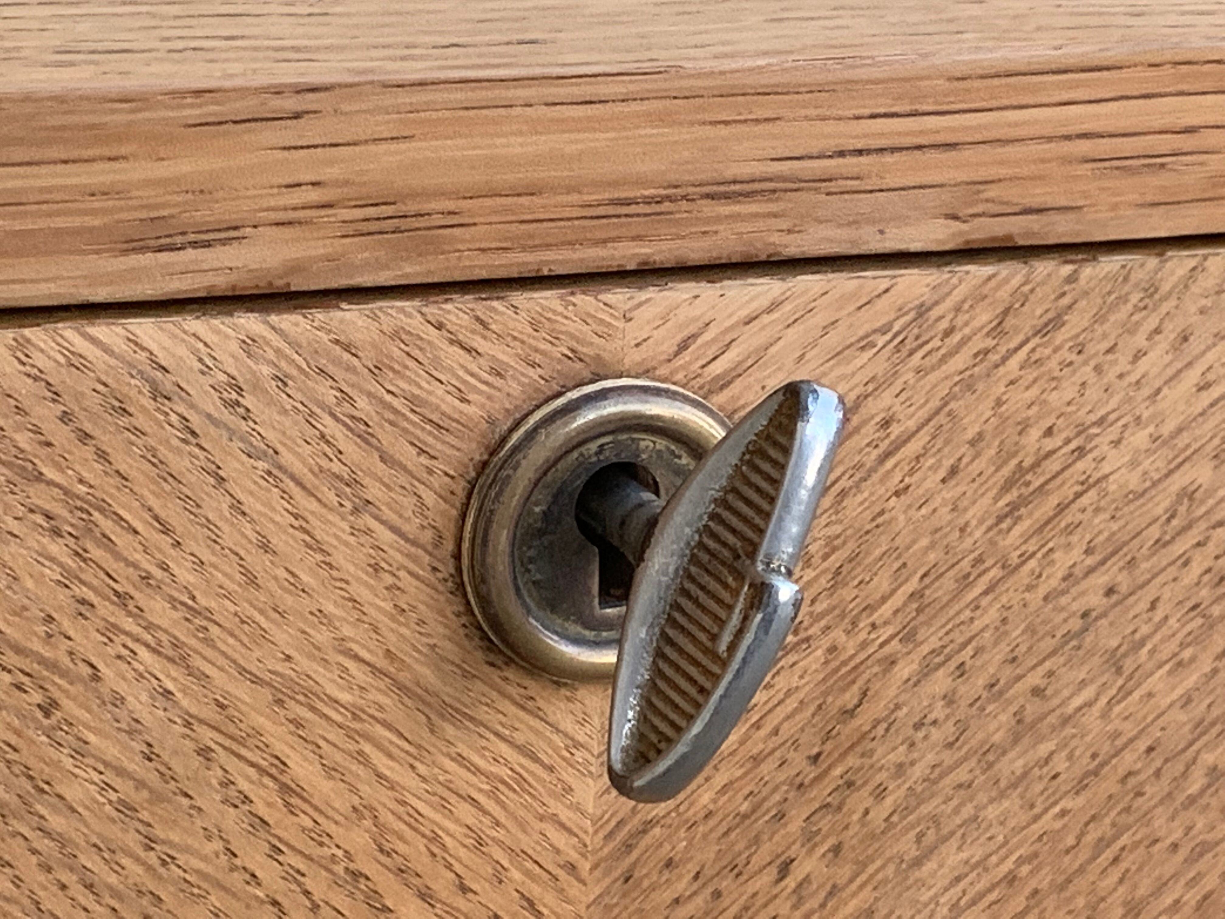 Secretary vintage feet aileron 1950