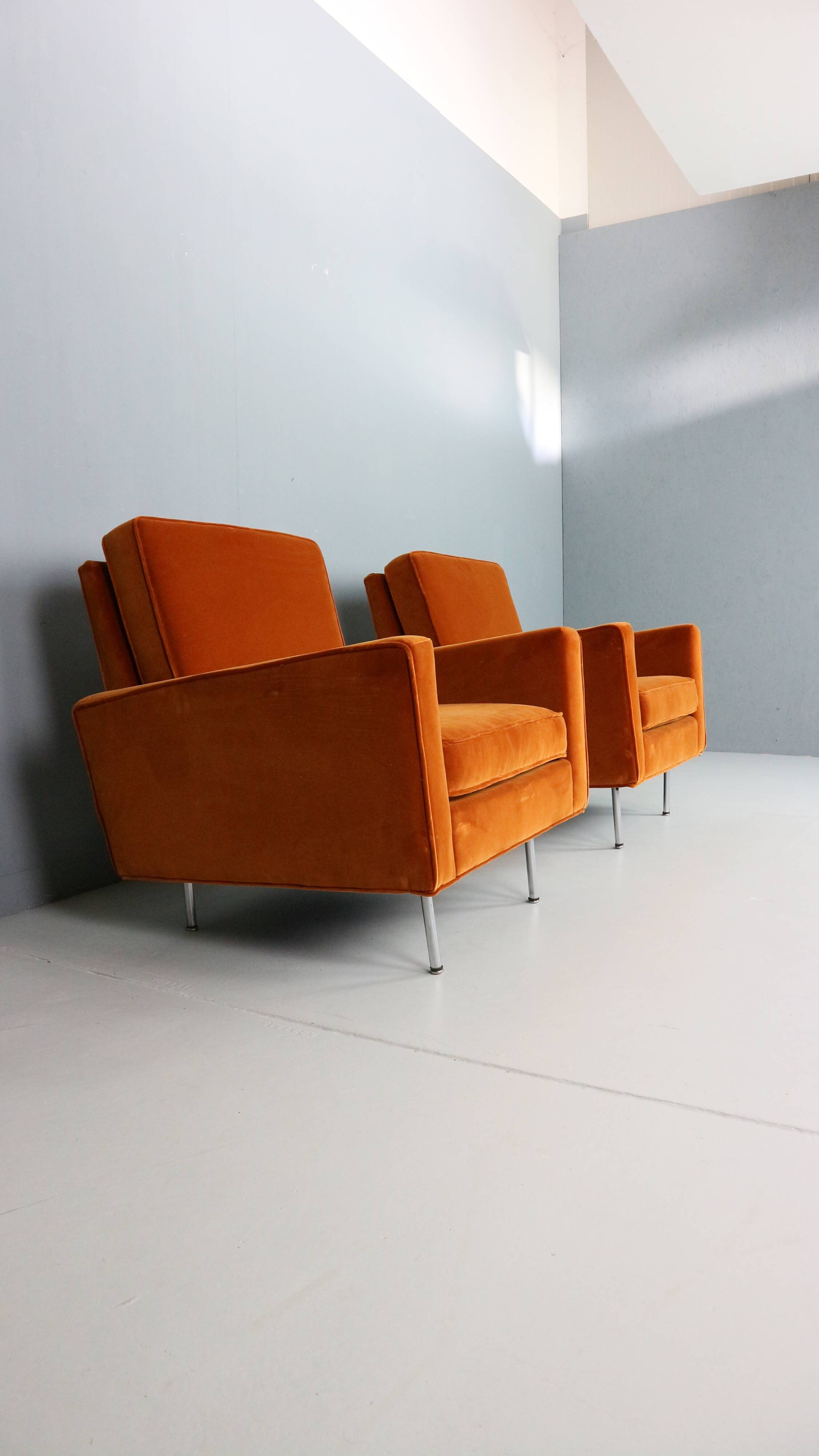 Pair of 1st edition easy chairs 25 BC by Florence Knoll in velvet, 1950s