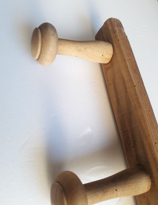 Coat rack 2m, 14 wooden wall hooks