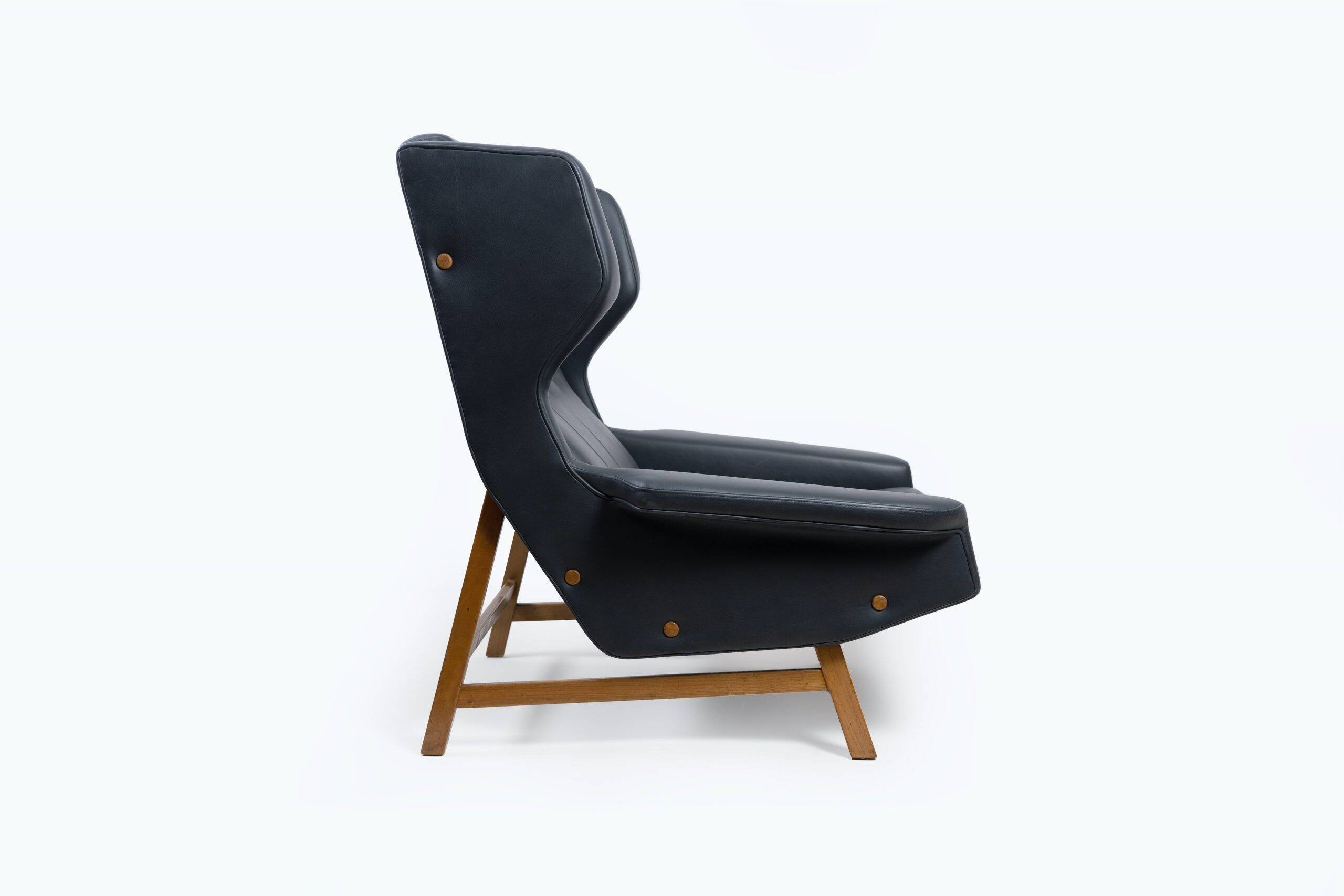 877 Wingback armchair by Gianfranco Frattini for Cassina 1959